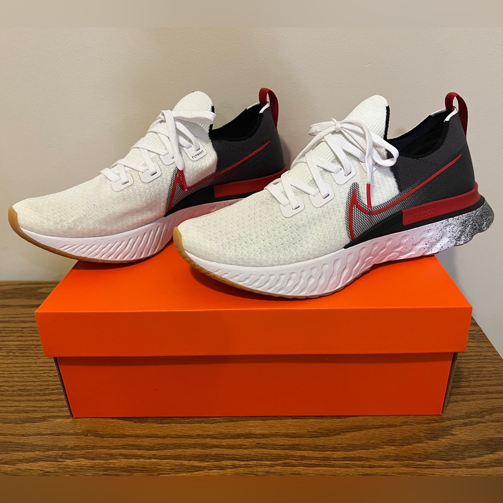 NEW Nike Men’s React Infinity Run Flyknit White and Light Brown CW5245-100
